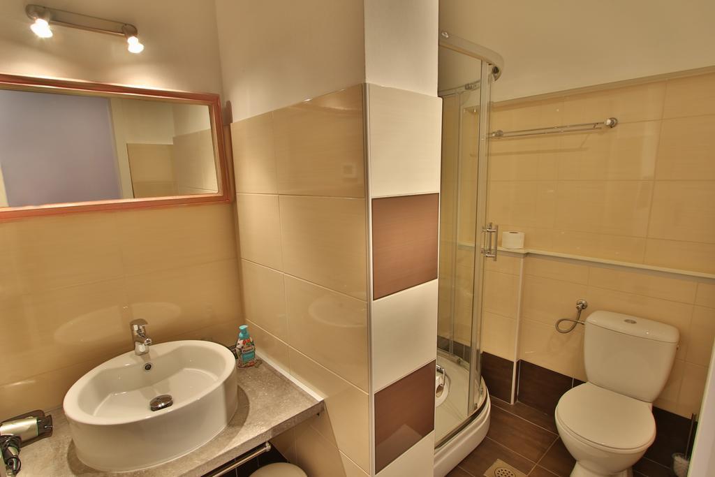 Rooms And Apartment Feral Rovinj Exterior photo