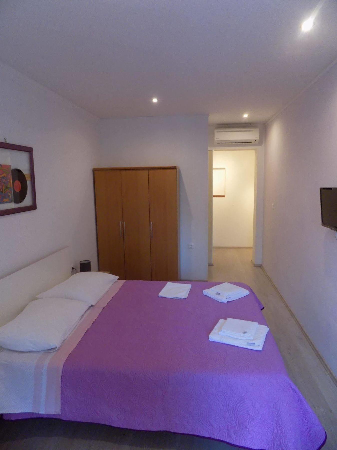 Rooms And Apartment Feral Rovinj Exterior photo