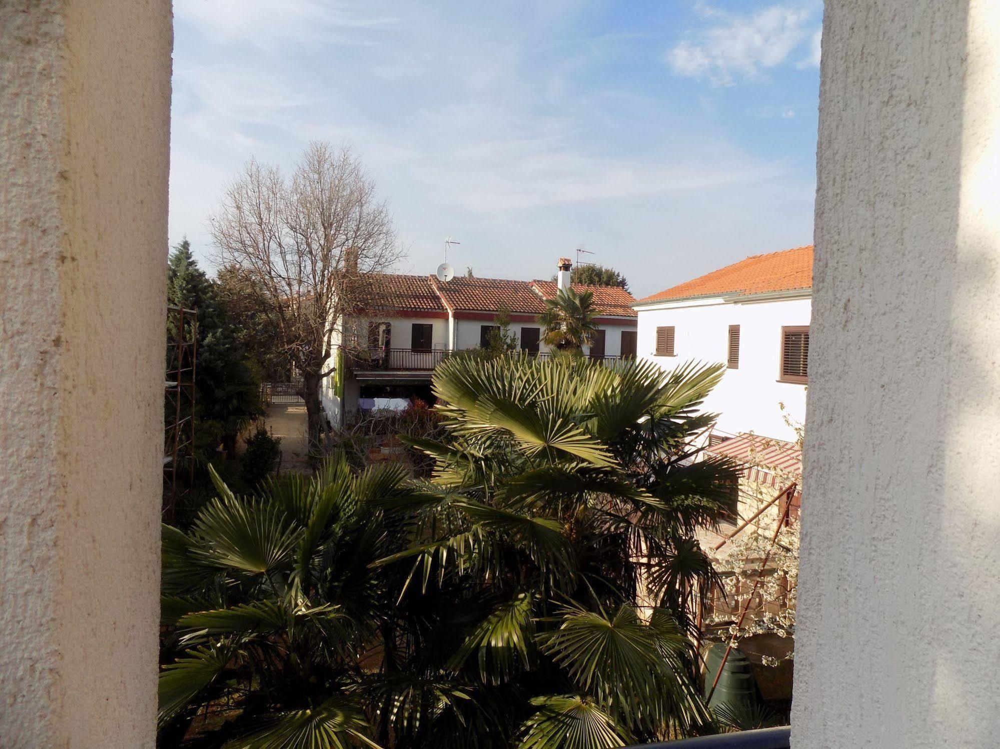 Rooms And Apartment Feral Rovinj Exterior photo